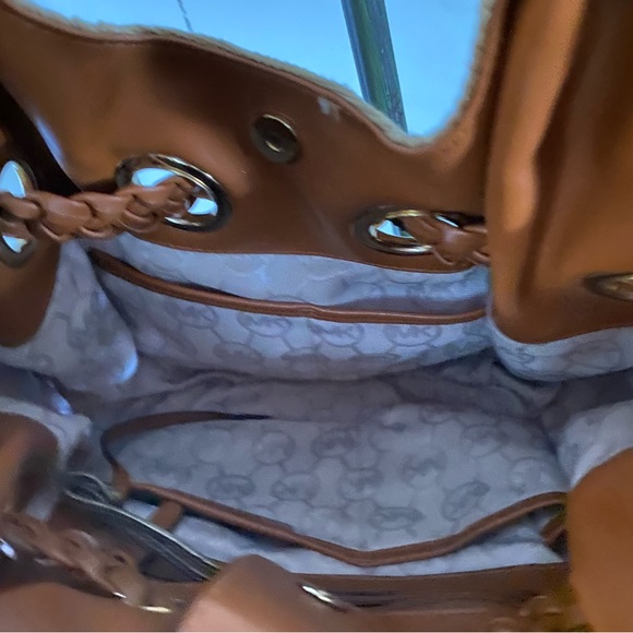 Michael Kors summer purse. Like new . - Picture 3 of 5